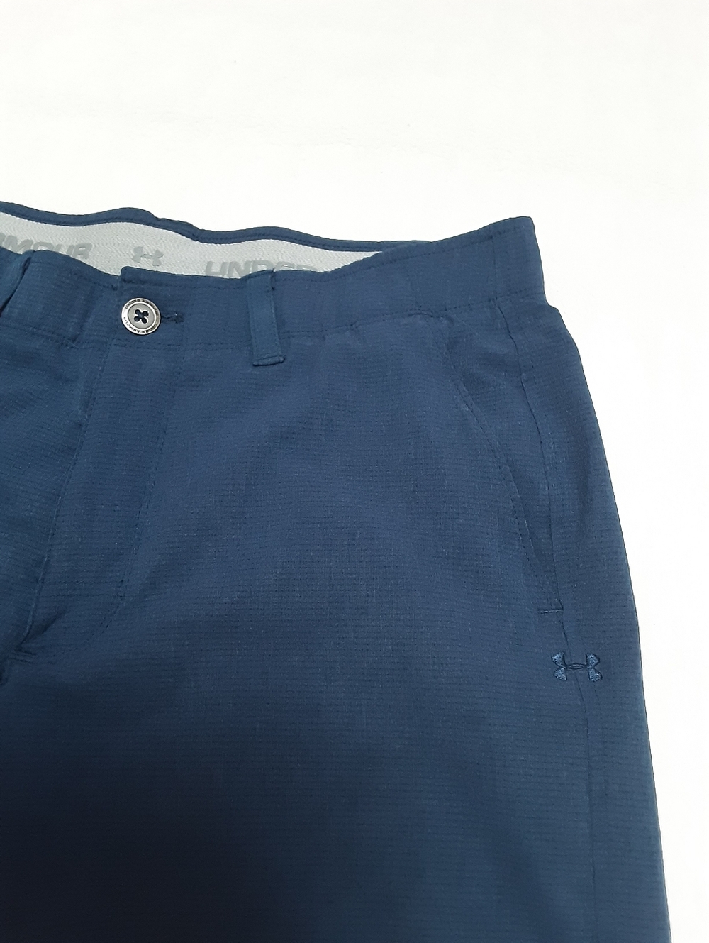Under Armour Golf Shorts Mens 32W - Picture 4 of 11